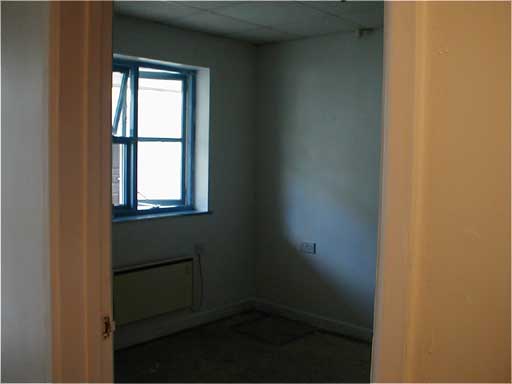 curtain rail comes down